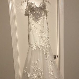 Mermaid wedding dress- brand new never worn